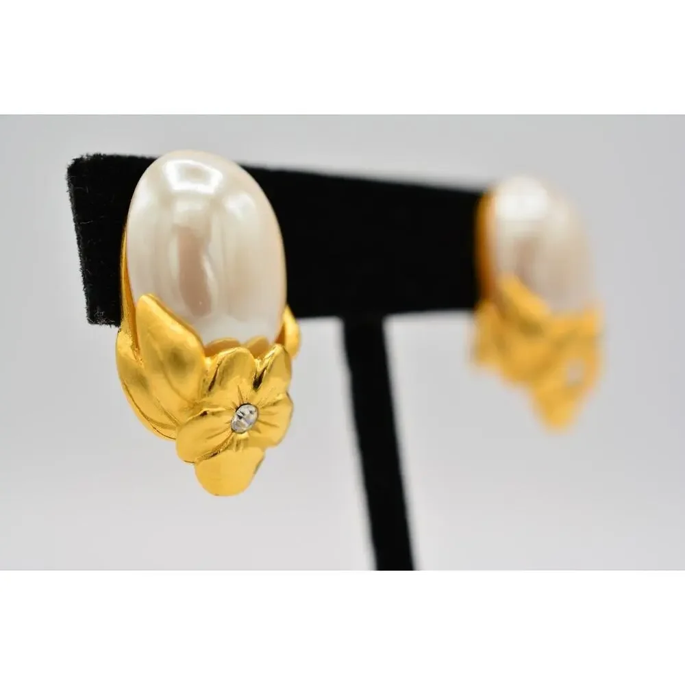 Givenchy Vintage Clip On Earrings Flower Brushed Gold Pearl Crystal Signed 9C - Picture 4 of 12